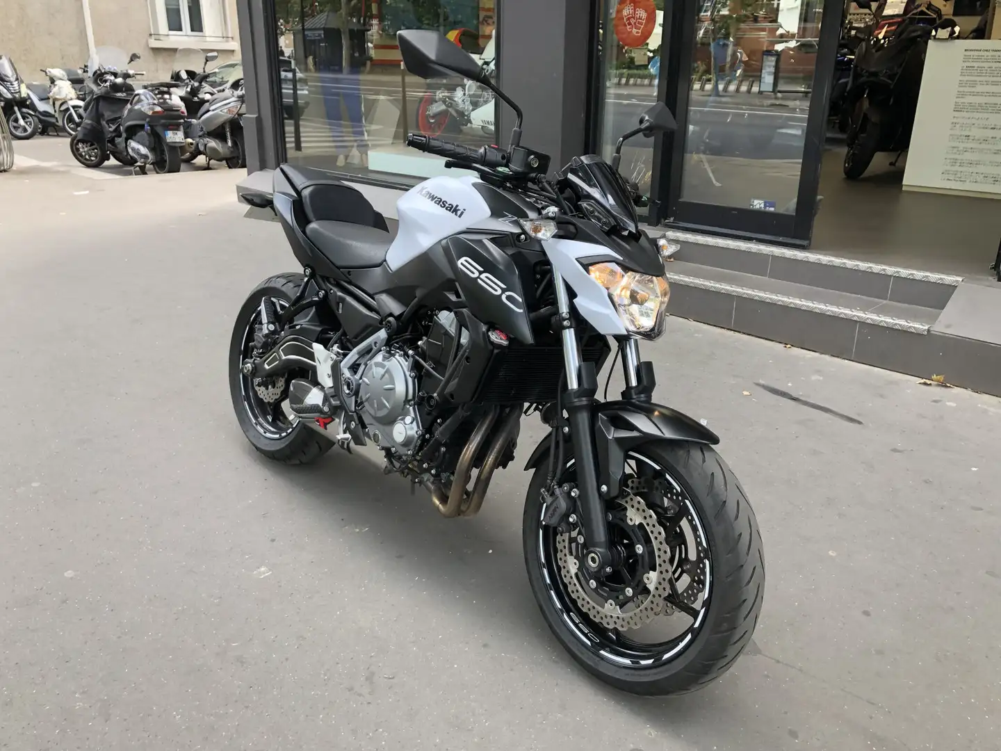 Kawasaki Z 650 Blanc - 1