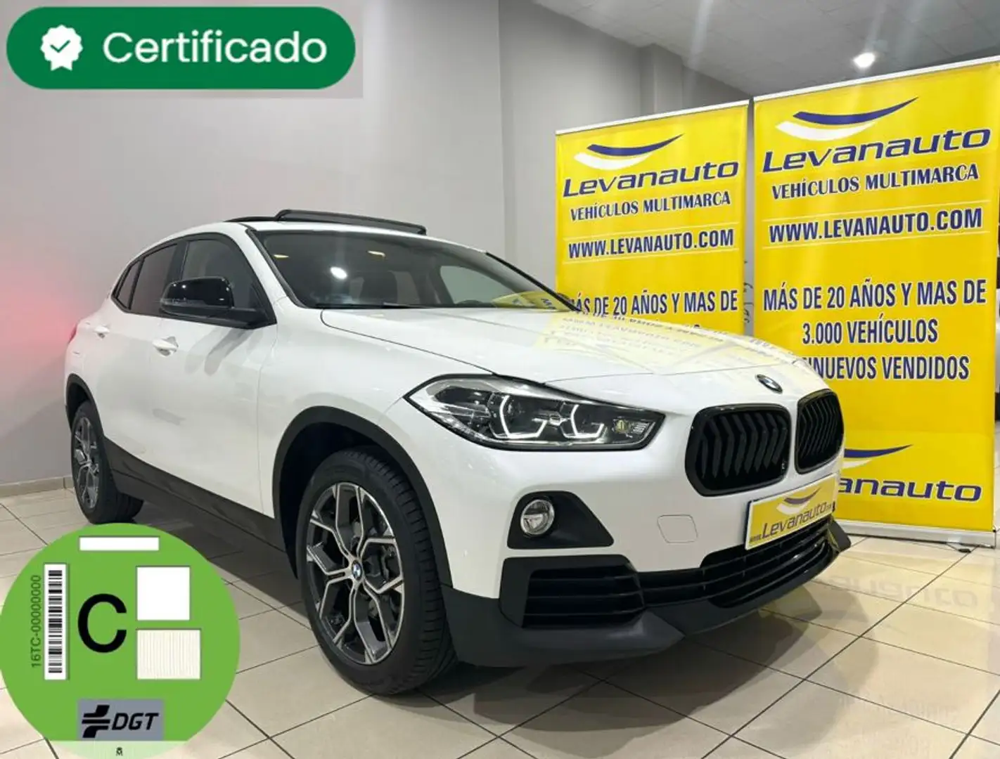 BMW X2 sDrive 18i Advantage Weiß - 1