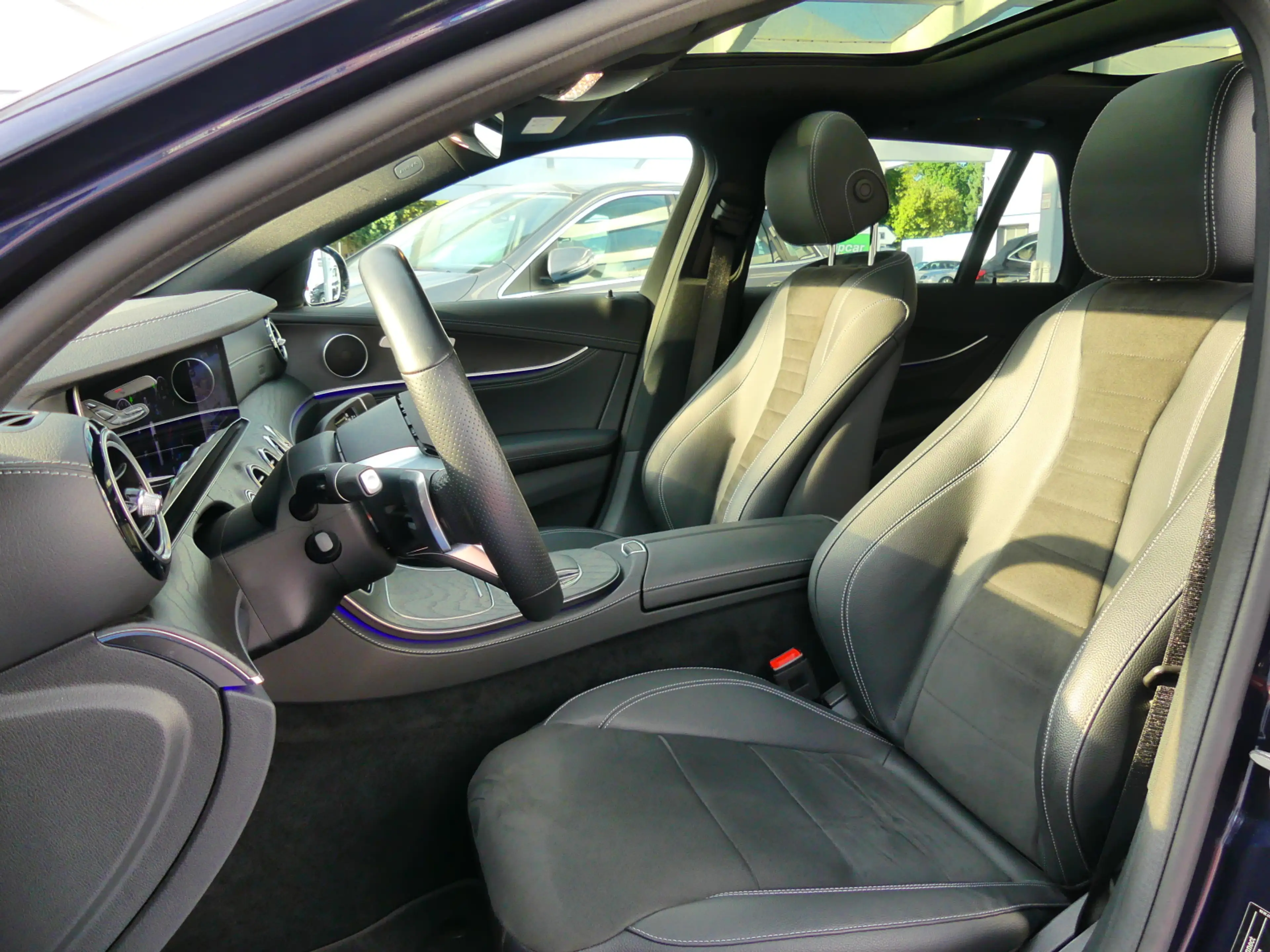 Mercedes-Benz E 450 E 450 T AMG 4M Distronic+360°Kam+Pano+StdHzg+AHK — photo 9
