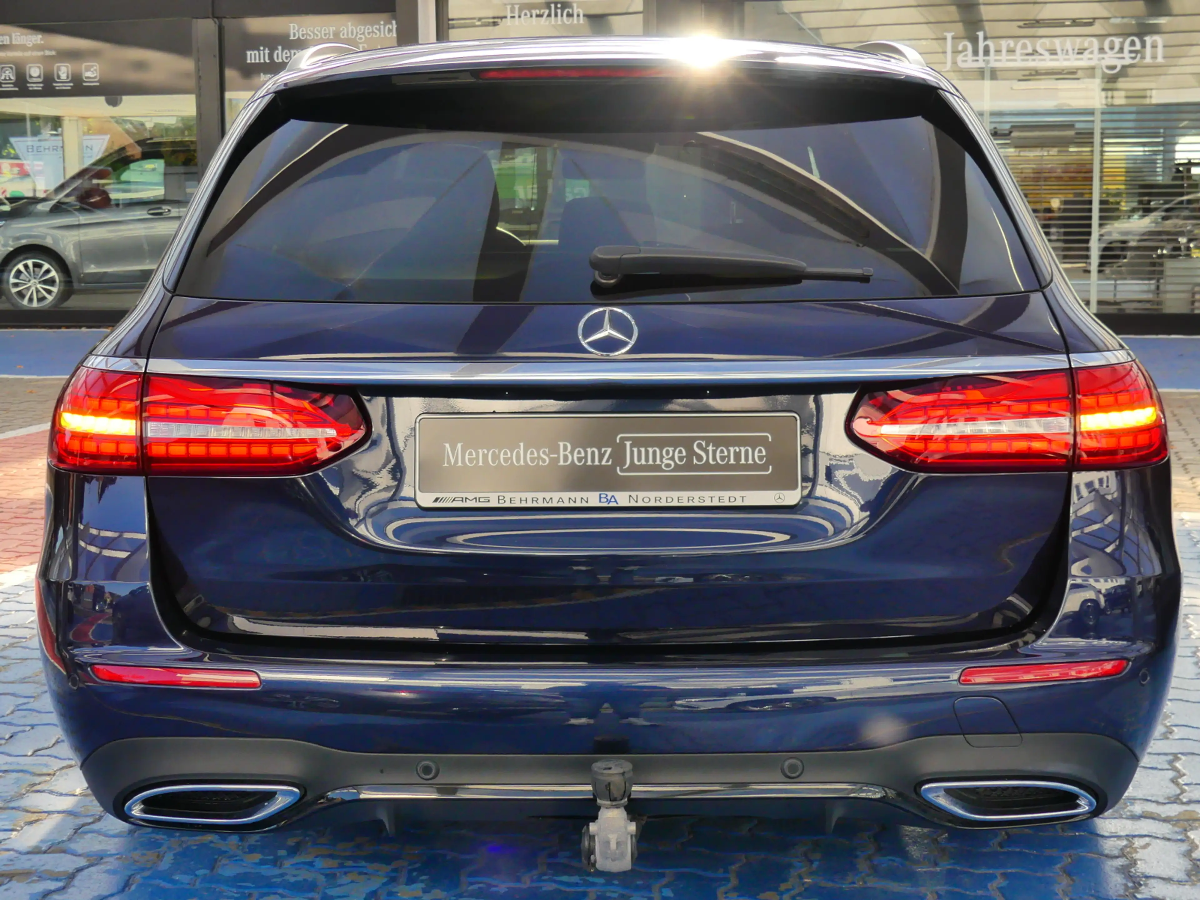 Mercedes-Benz E 450 E 450 T AMG 4M Distronic+360°Kam+Pano+StdHzg+AHK — photo 5