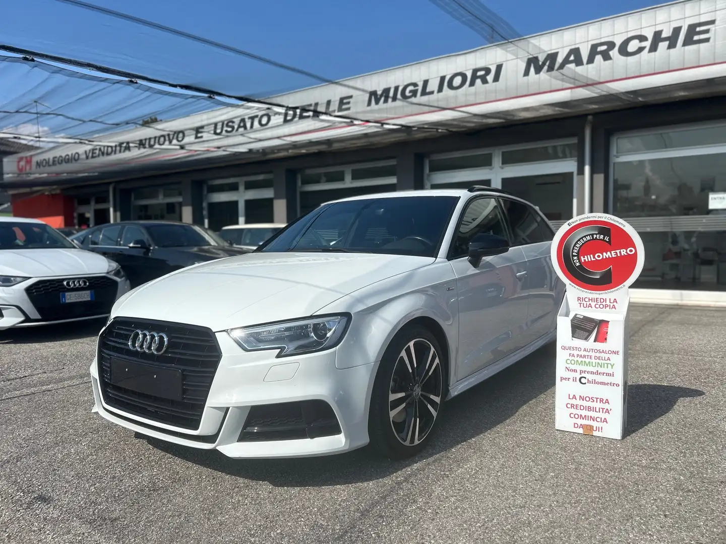 Audi A3 s-line 1.5 dsg Alb - 1