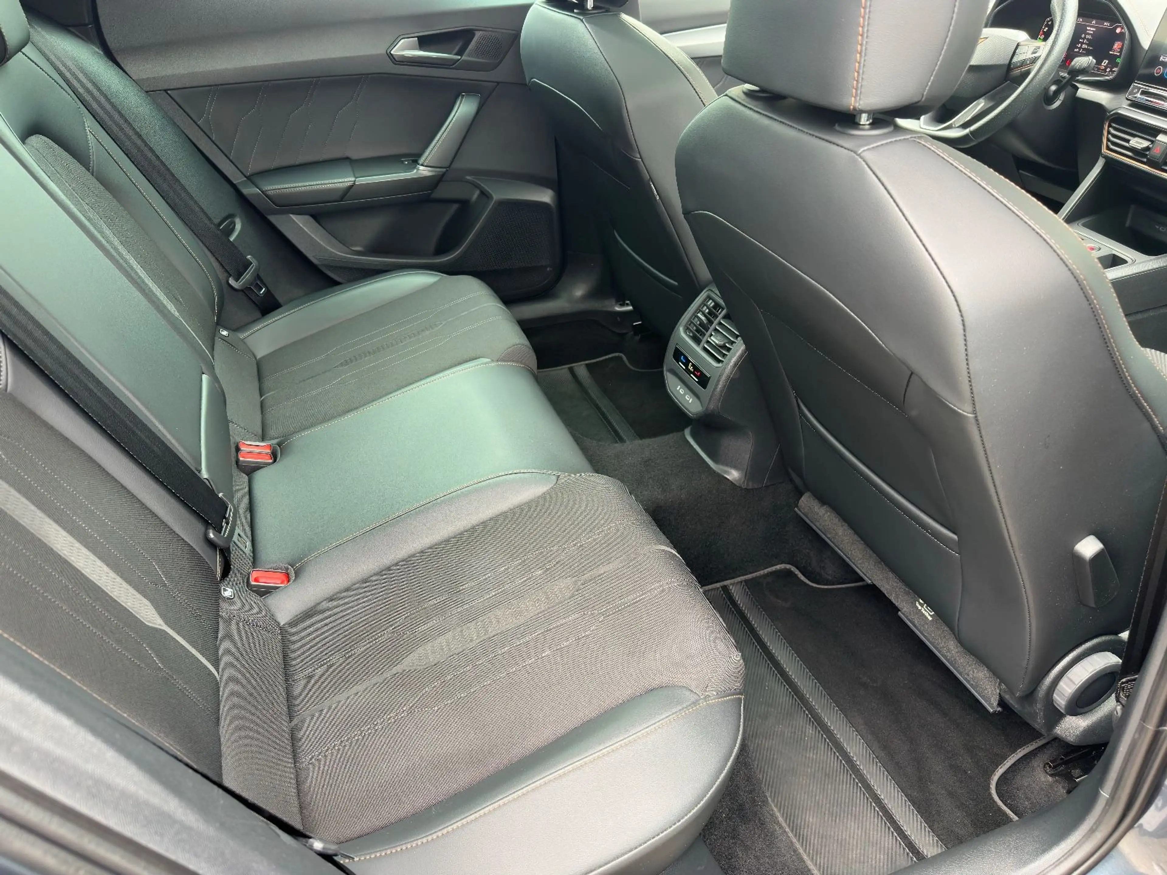 CUPRA Formentor e-Hybrid *1HD/Pano/ACC/Side/Lane/LED* — photo 12