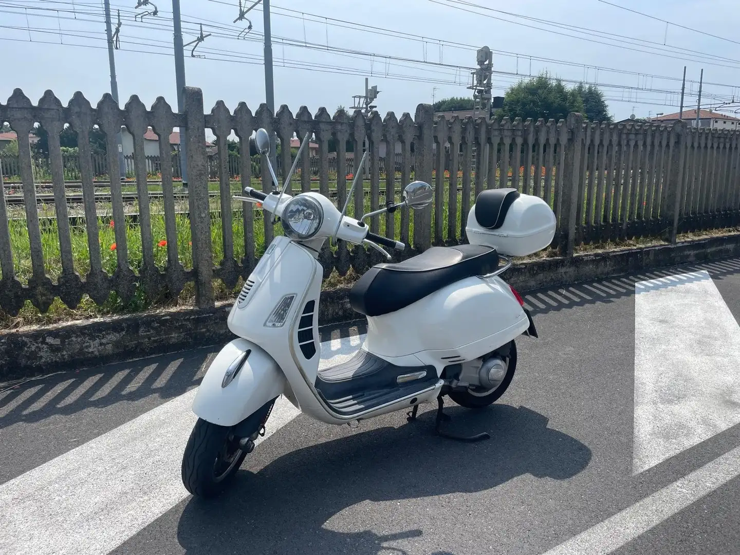 Piaggio GTS 300 Super ie Bianco - 2