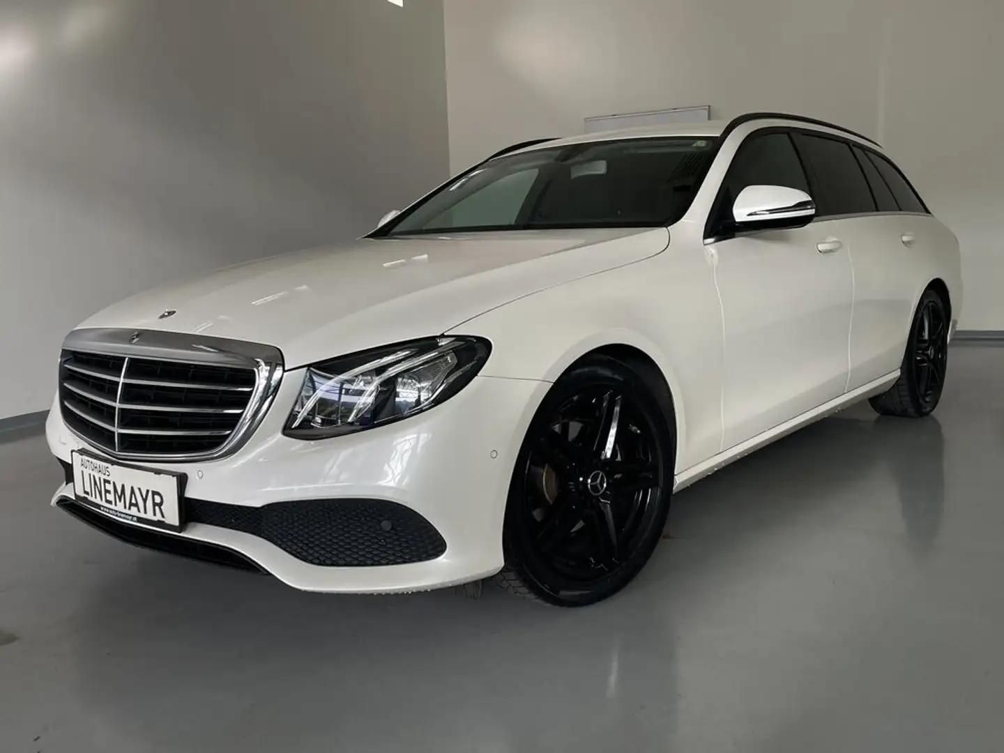 Mercedes-Benz E 200 d T Automatik, Widecreen, LED, Navi, Leder Blanc - 1