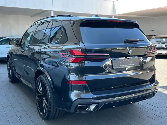 BMW X5 view 3