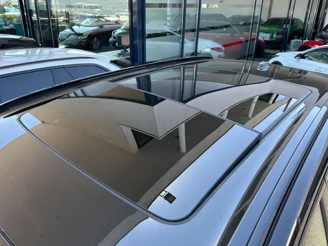 BMW X5 view 11