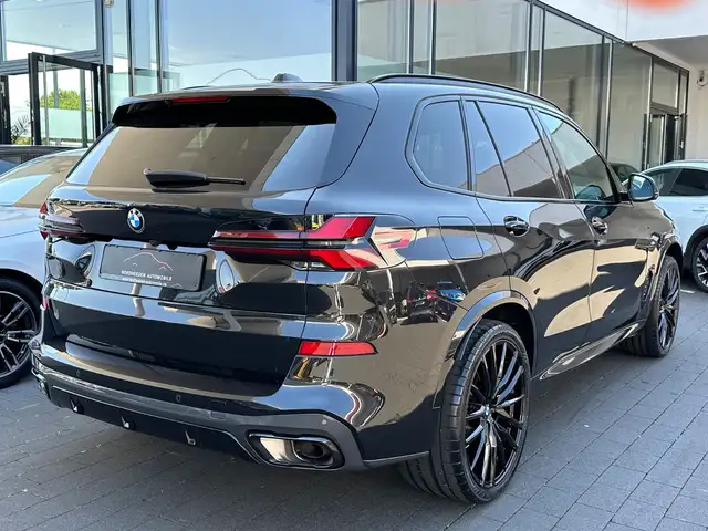 BMW X5 view 4