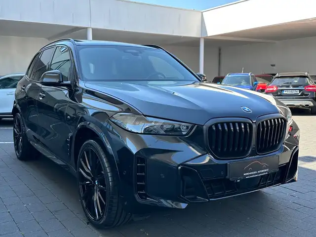 BMW X5 view 2