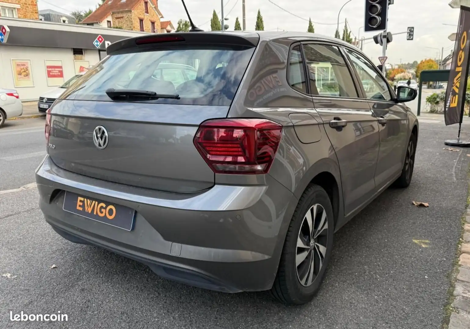 Volkswagen Polo 1.0 TSI 95 CONFORT LINE DSG7 AIDE AU STATIONNEMENT AV-AR Grijs - 2