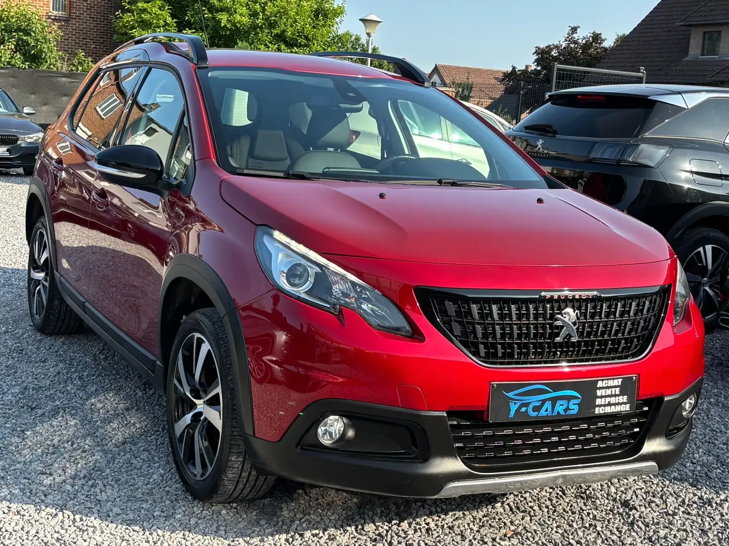 Peugeot 2008 1.6 BlueHDi //GT-LINE// Rouge - 1