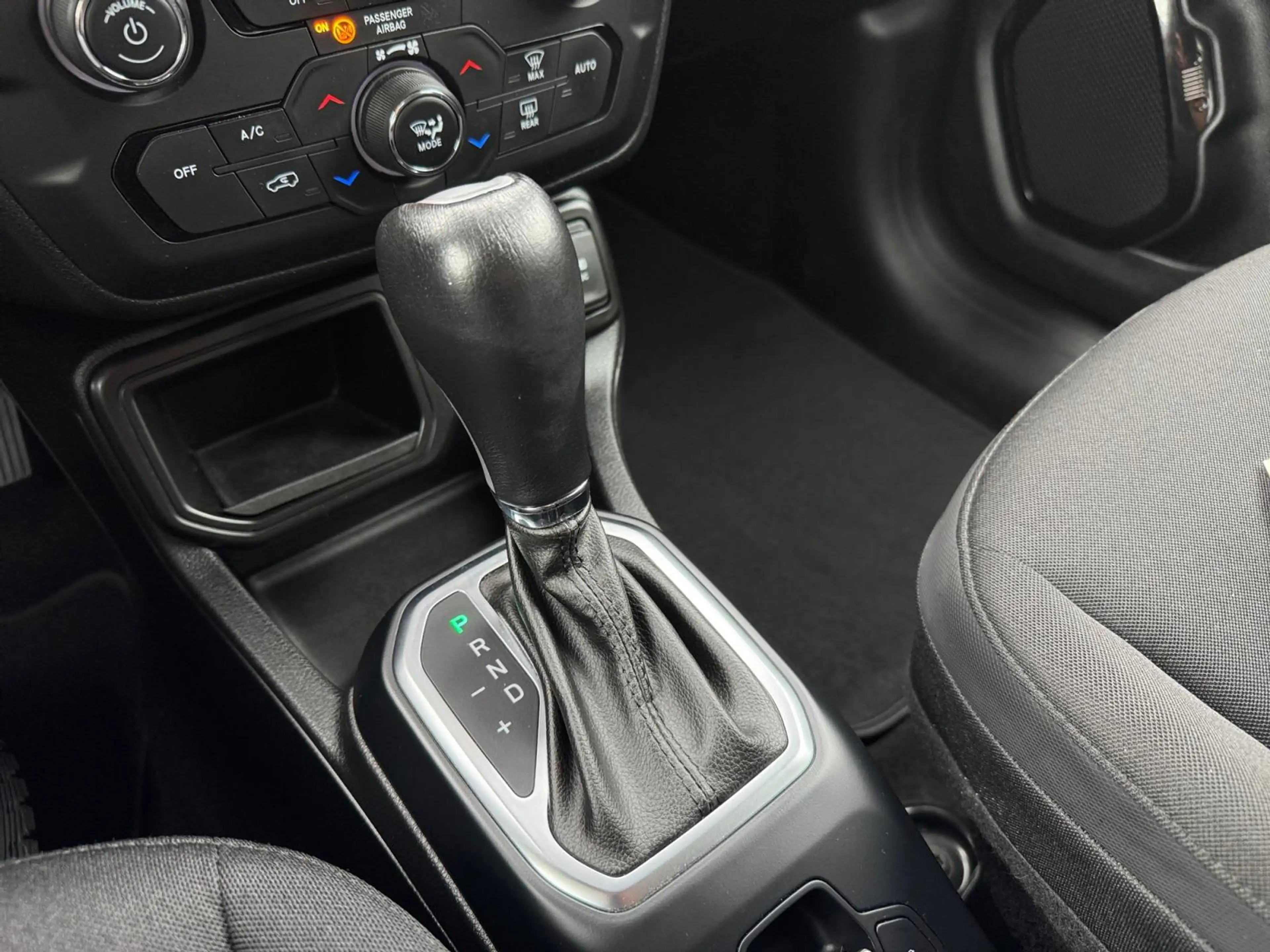 Jeep Renegade 1.4 MultiAir Aut6 Night Eagle ✅ ACC ✅ CarPlay ✅ Na — photo 19
