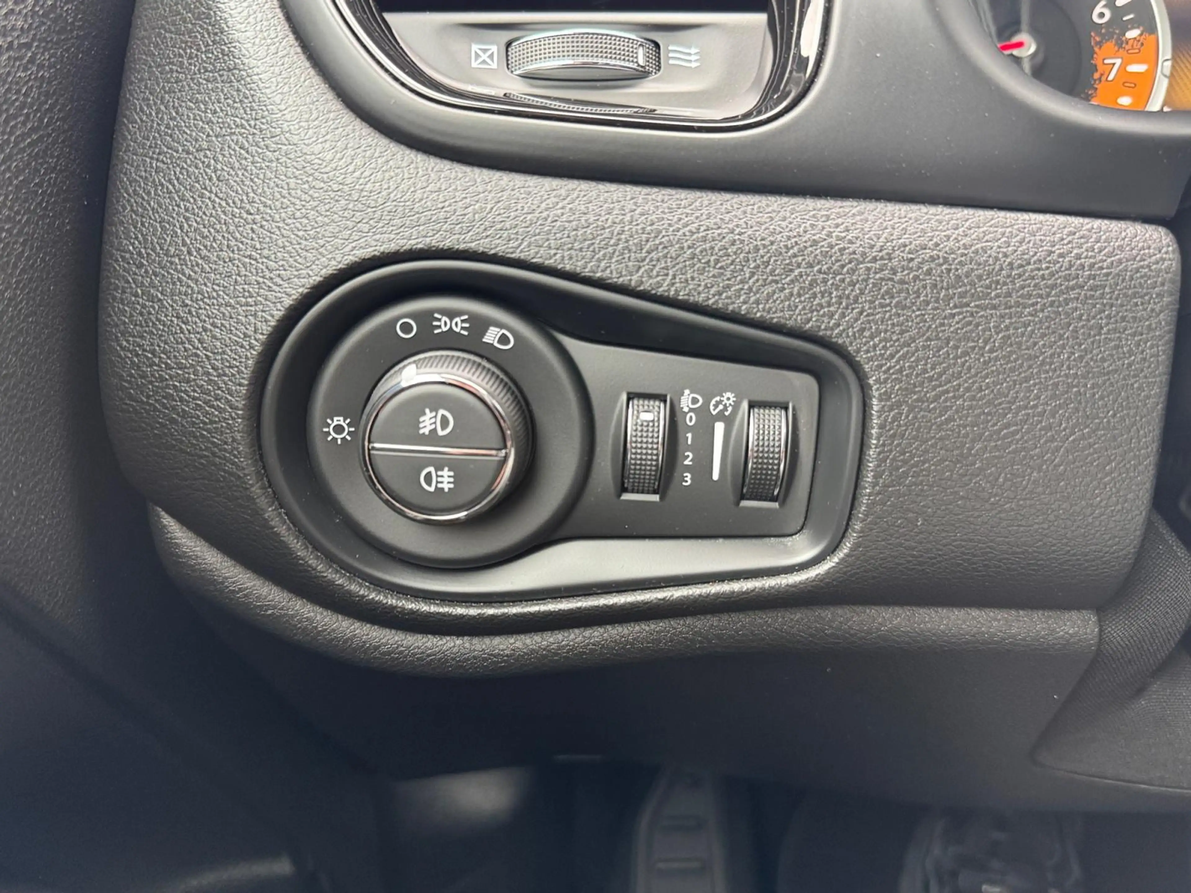 Jeep Renegade 1.4 MultiAir Aut6 Night Eagle ✅ ACC ✅ CarPlay ✅ Na — photo 22