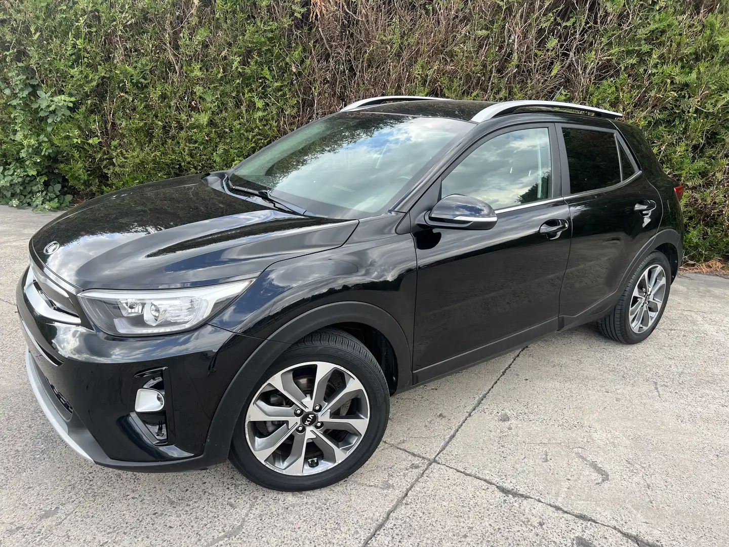 Kia Stonic 1.6 CRDi  ISG Zwart - 1
