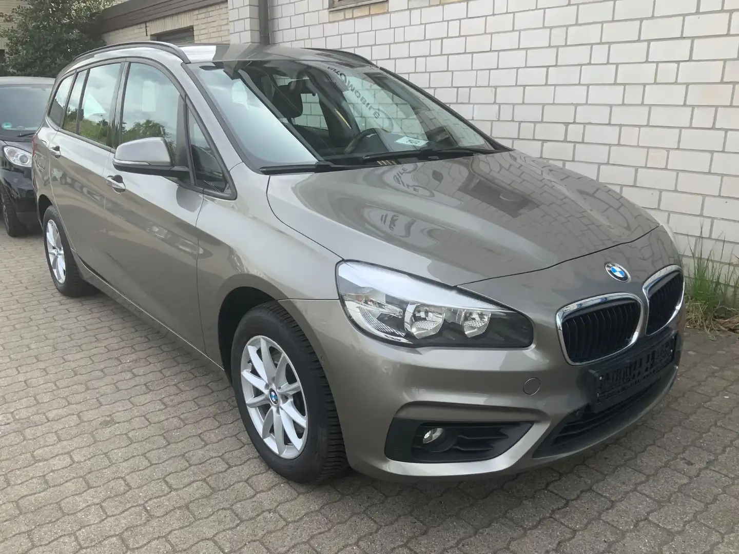 BMW 218 Advantage Aut./7-Sitzer/AHK/2Hd Argent - 1