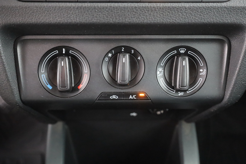 Skoda Fabia Combi 1.0 MPI Active Klima USB Bluetooth — photo 12