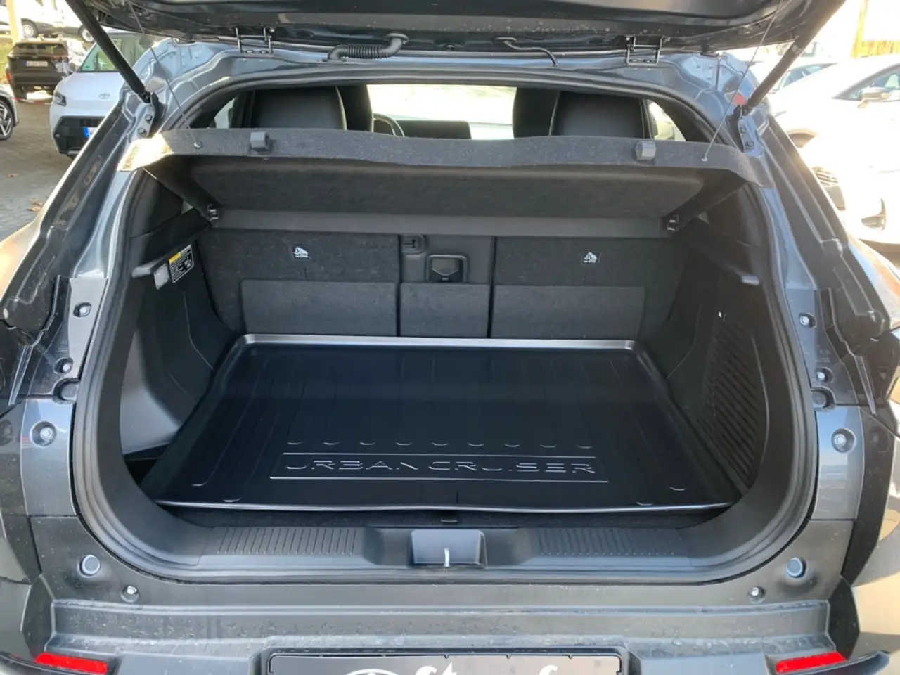 Toyota Urban Cruiser 61 kWh Lounge JBL+360°Kamera+uvm. 10