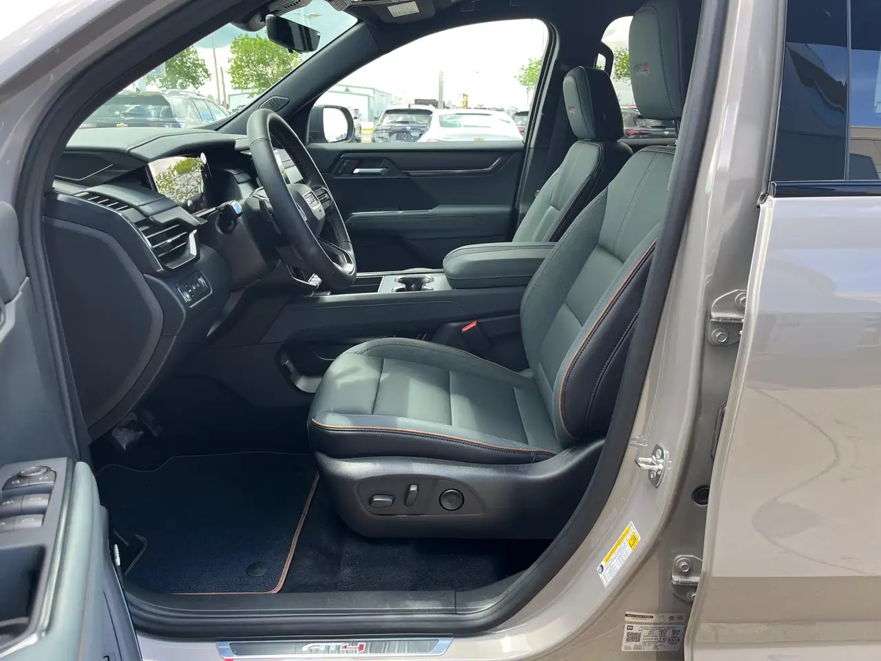 GMC Acadia снимка GMC Acadia