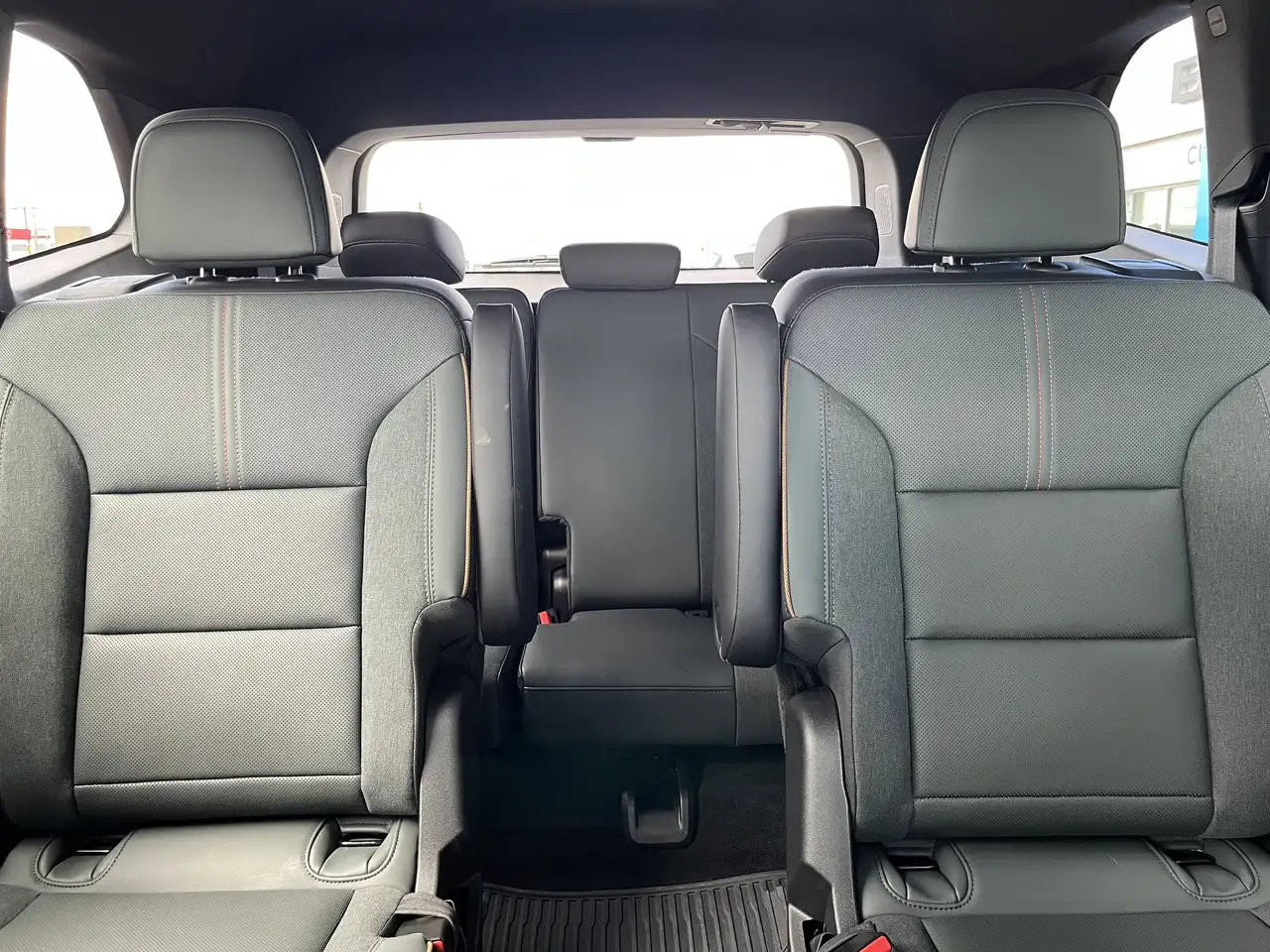 GMC Acadia снимка GMC Acadia