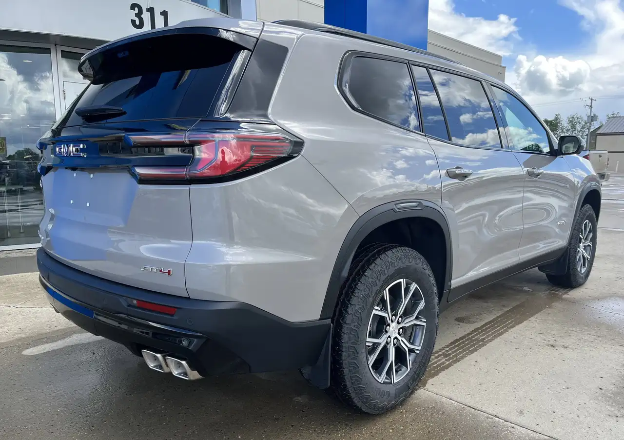 GMC Acadia снимка GMC Acadia