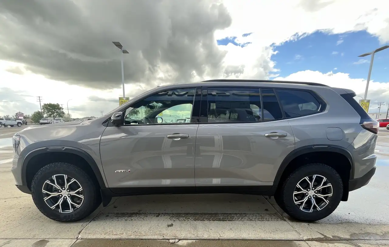 GMC Acadia снимка GMC Acadia