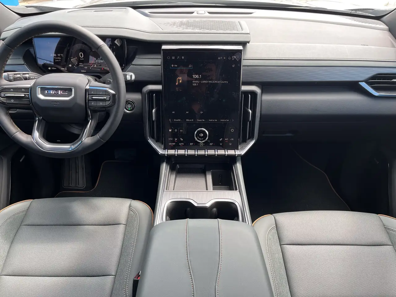 GMC Acadia снимка GMC Acadia