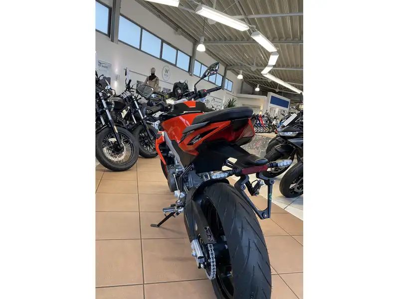 Aprilia Tuono - foto 3