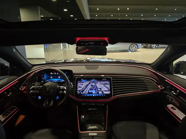 Mercedes-Benz E-Class view 24