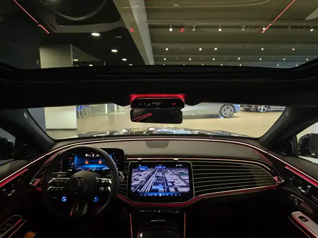Mercedes-Benz E-Class view 25