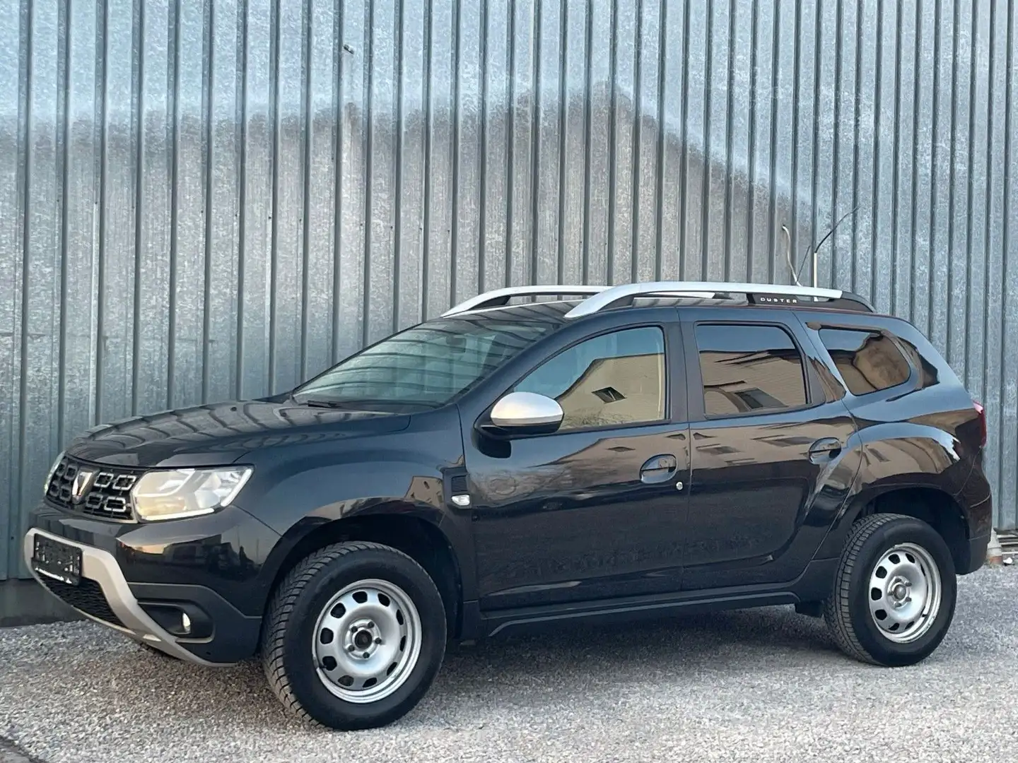 Dacia Duster II Prestige°LEDER°KAMERA°NAVI°SHZ° Schwarz - 2