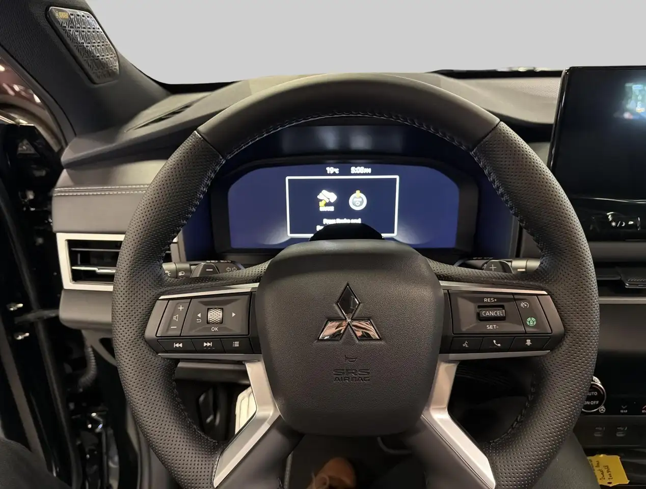 Mitsubishi Outlander 2026 — фото 12
