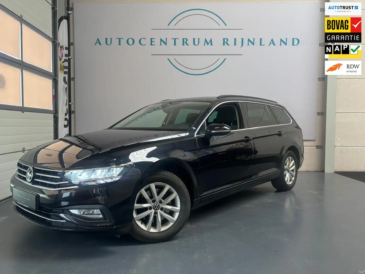 Volkswagen Passat Variant 1.5 TSI Business 1 JAAR BOVAG GARANTIE Zwart - 1