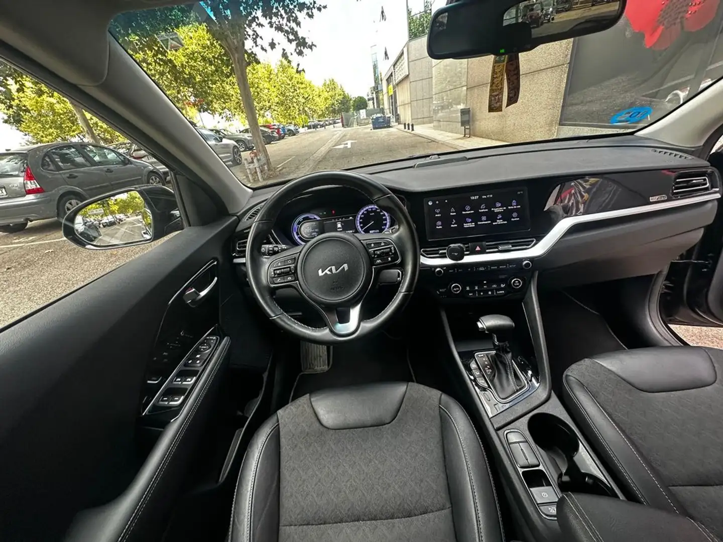 Kia Niro 1.6 GDi PHEV 104kW (141CV) Drive Gris - 2