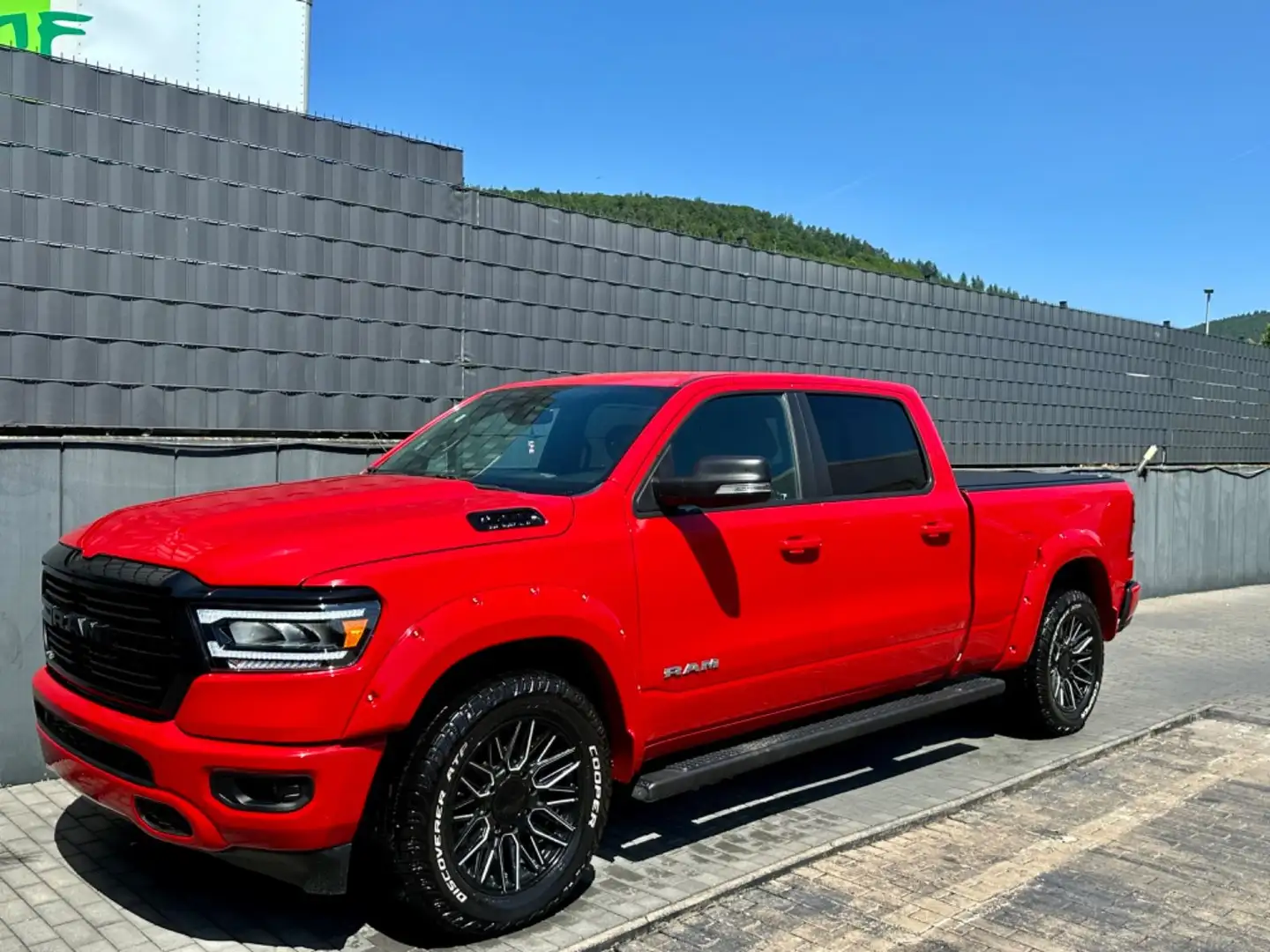 Dodge RAM 5,7 V8 HEMI-WIDEBODY/RED WARLOCK-6.SITZER Rot - 2