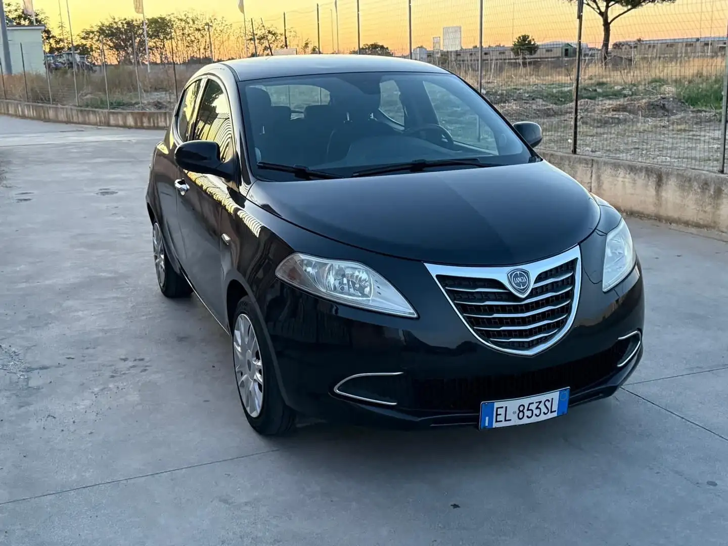 Lancia Ypsilon Ypsilon 1.2 69 CV 5 porte GPL Ecochic Silver Negro - 2