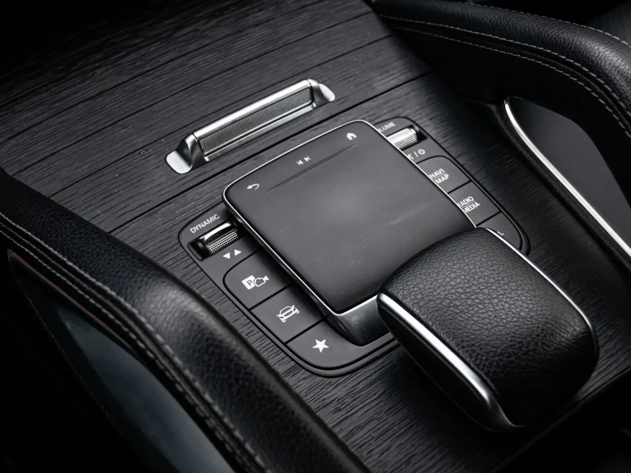 Mercedes-Benz GLE снимка Mercedes-Benz GLE