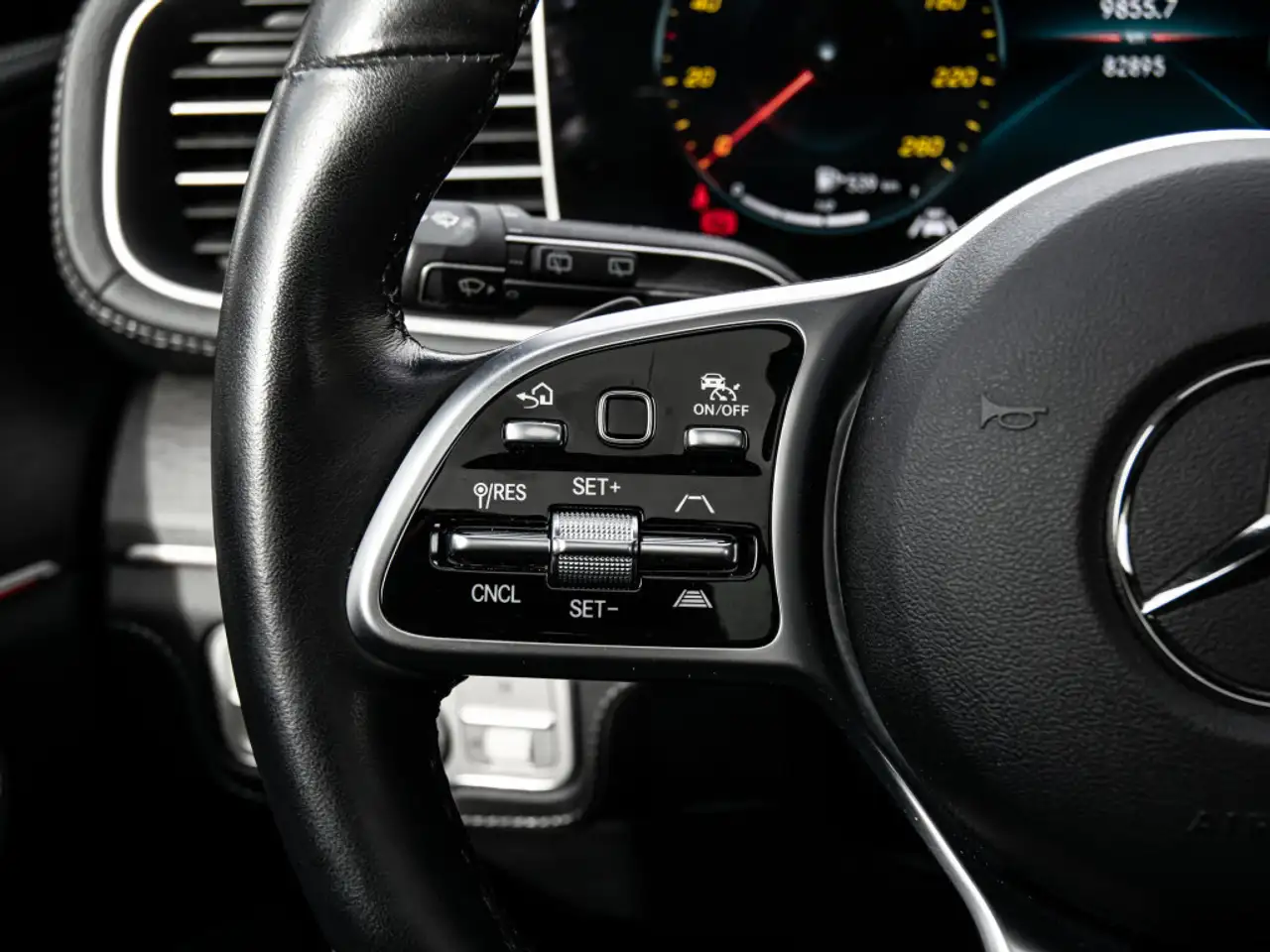 Mercedes-Benz GLE снимка Mercedes-Benz GLE