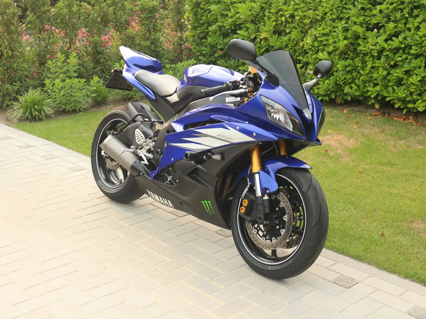 Yamaha YZF-R6 Blue - 1