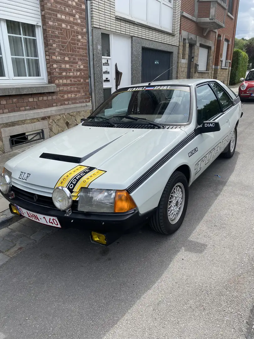 Renault Fuego TURBO ESSENCE Weiß - 1