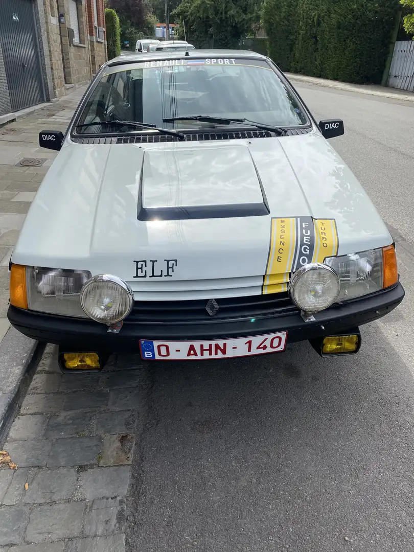 Renault Fuego TURBO ESSENCE Weiß - 2