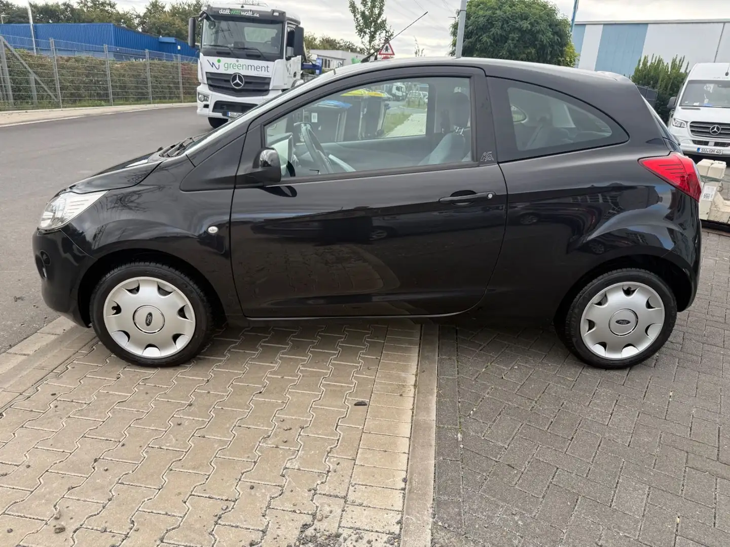 Ford Ka/Ka+ Titanium KLIMA / SERVO / TÜV NEU Schwarz - 2