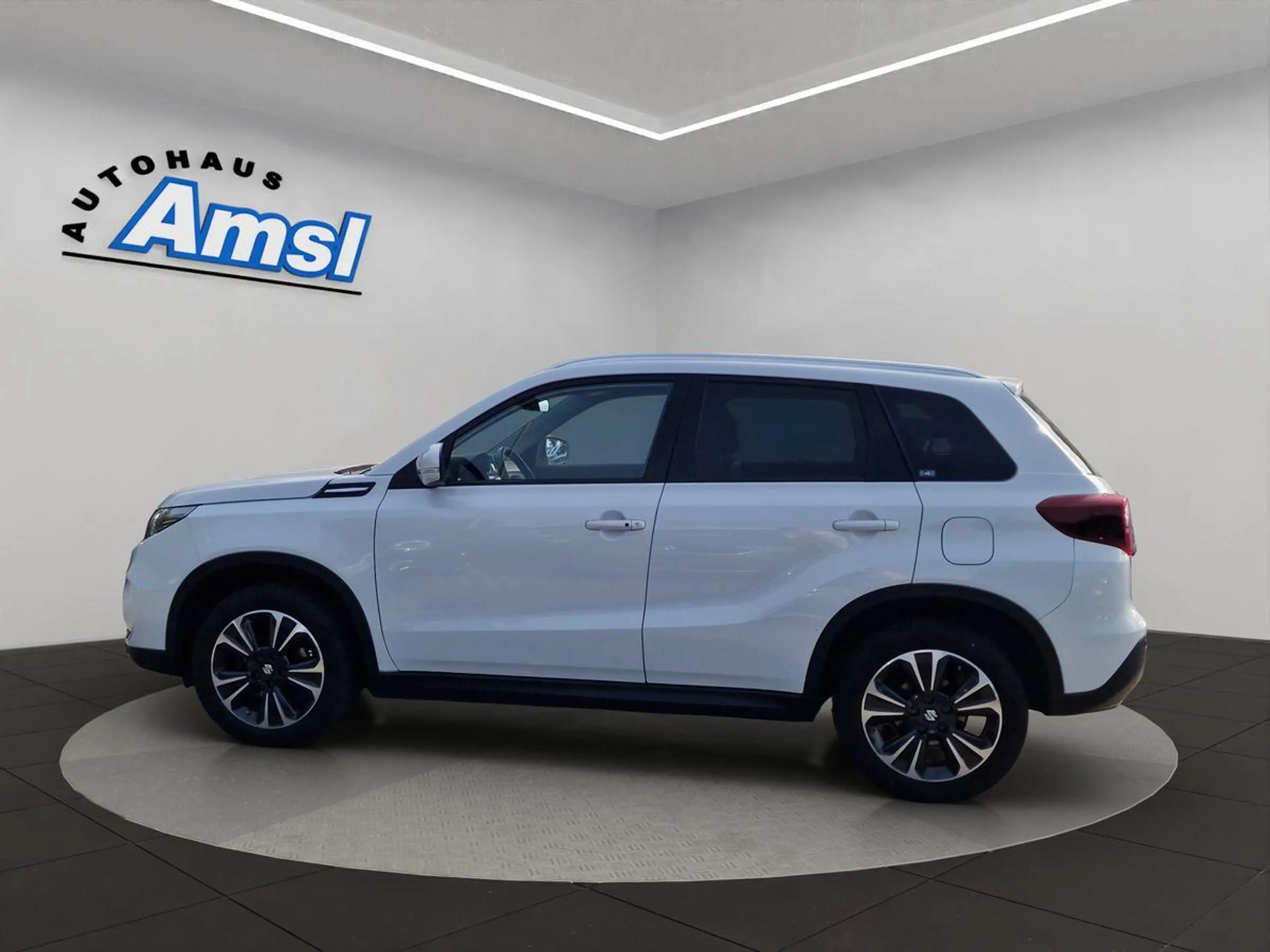 Suzuki Vitara 1.5 Hybrid AGS Comfort+ AllGrip — photo 3