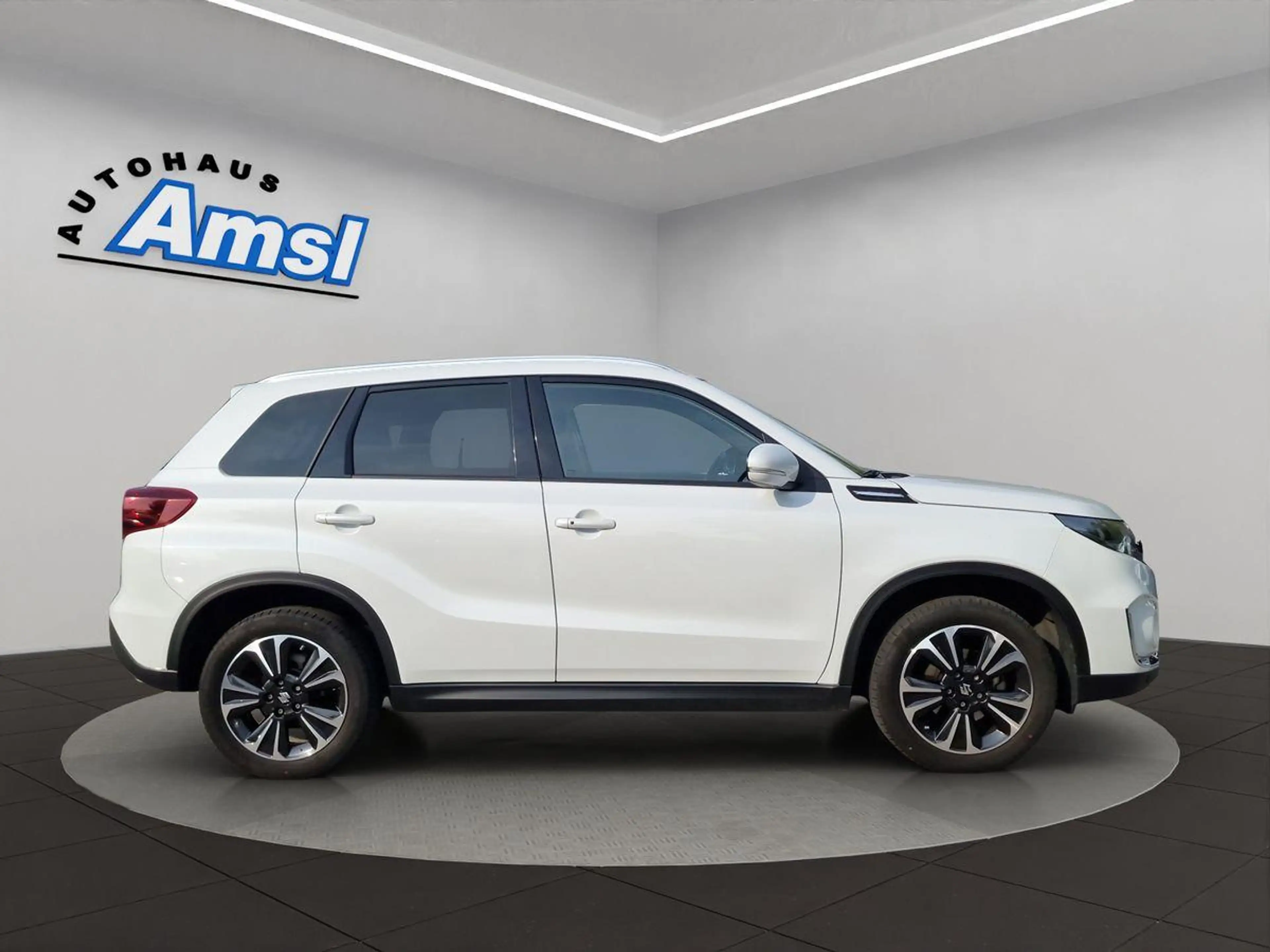 Suzuki Vitara 1.5 Hybrid AGS Comfort+ AllGrip — photo 7