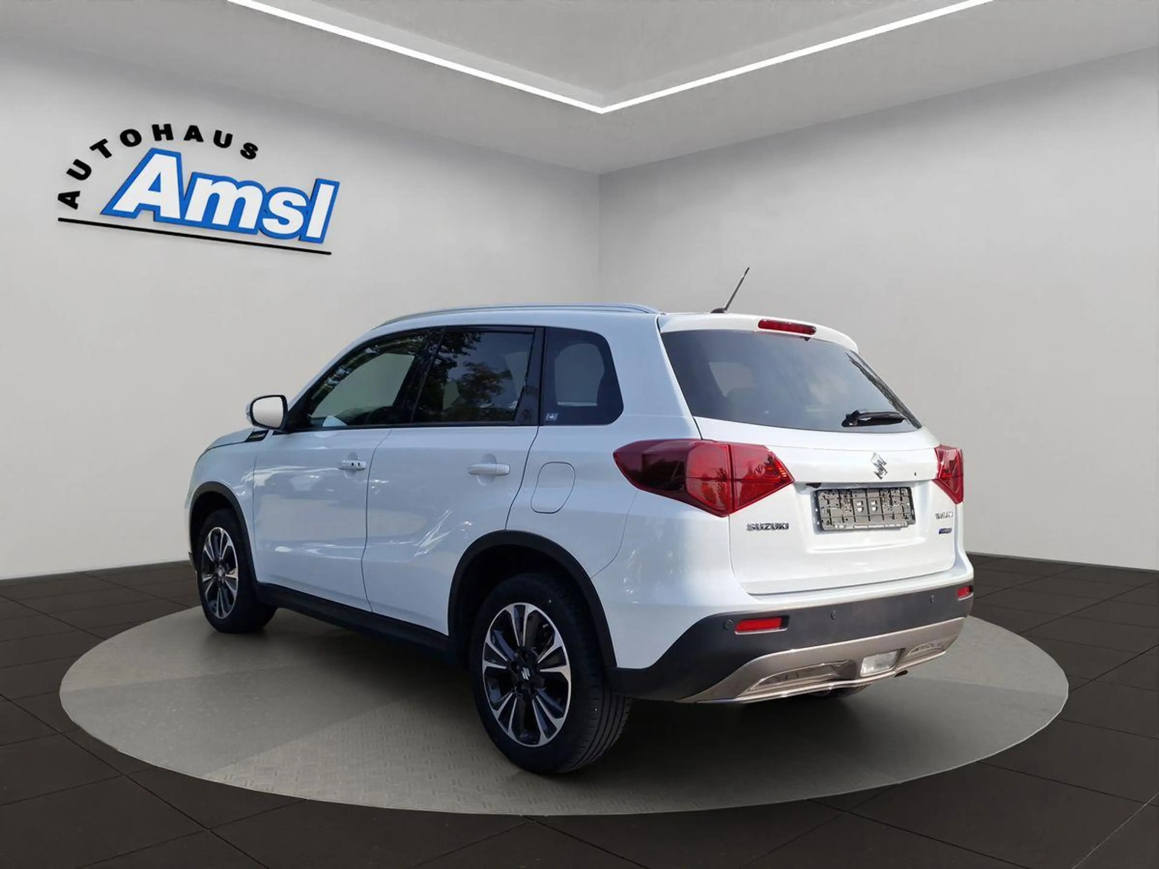 Suzuki Vitara 1.5 Hybrid AGS Comfort+ AllGrip — photo 4