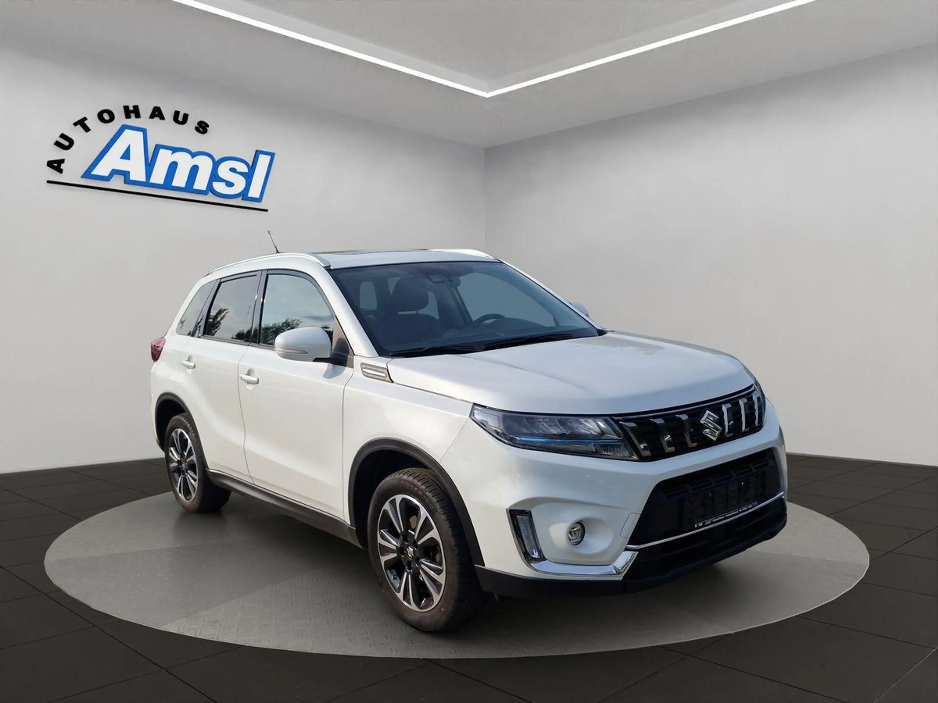 Suzuki Vitara 1.5 Hybrid AGS Comfort+ AllGrip — photo 8