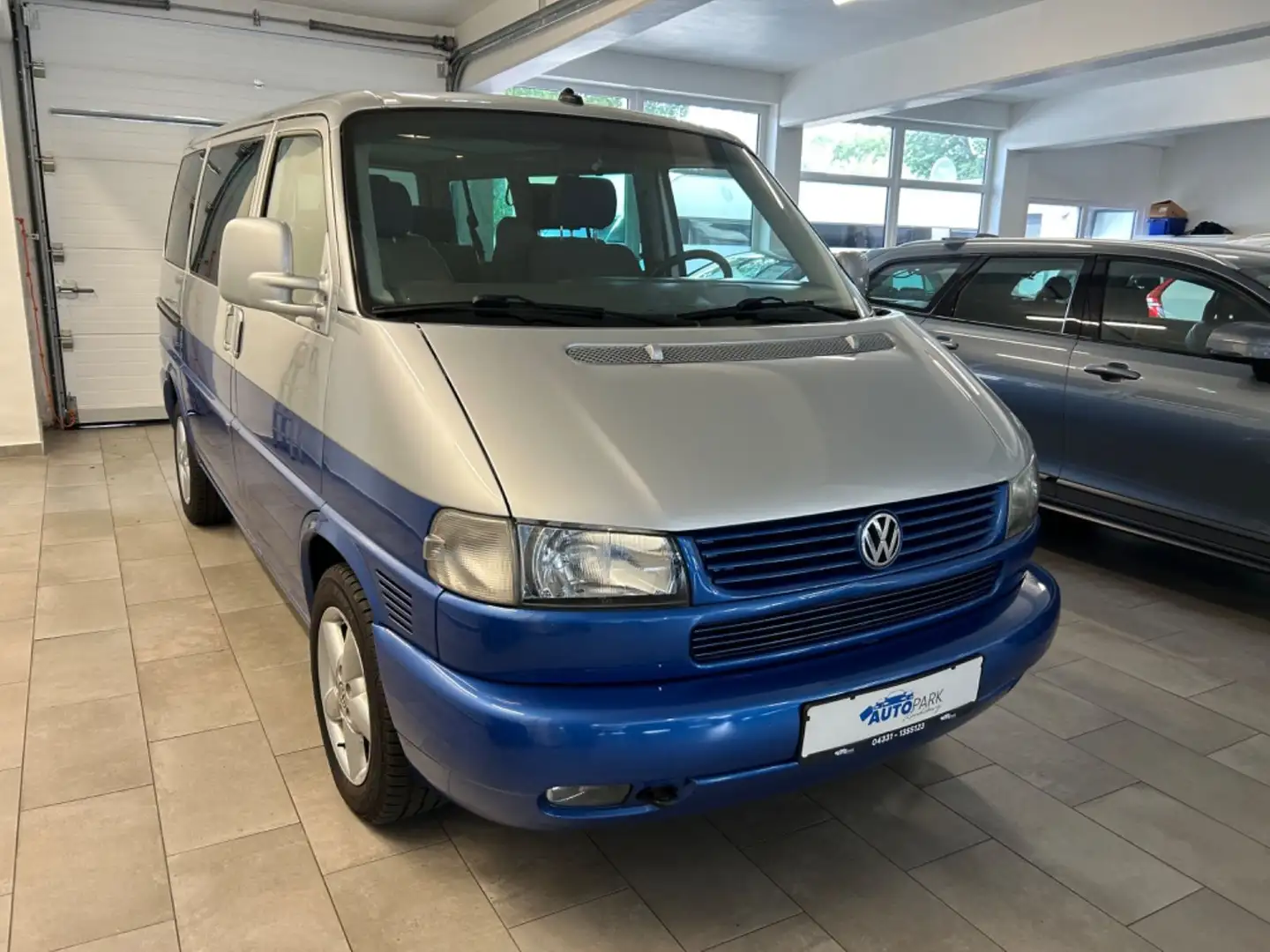 Volkswagen T4 Multivan *Klima*Standheizung*7-Sitzer* Срібний - 2