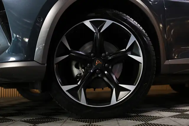 Cupra Formentor view 4
