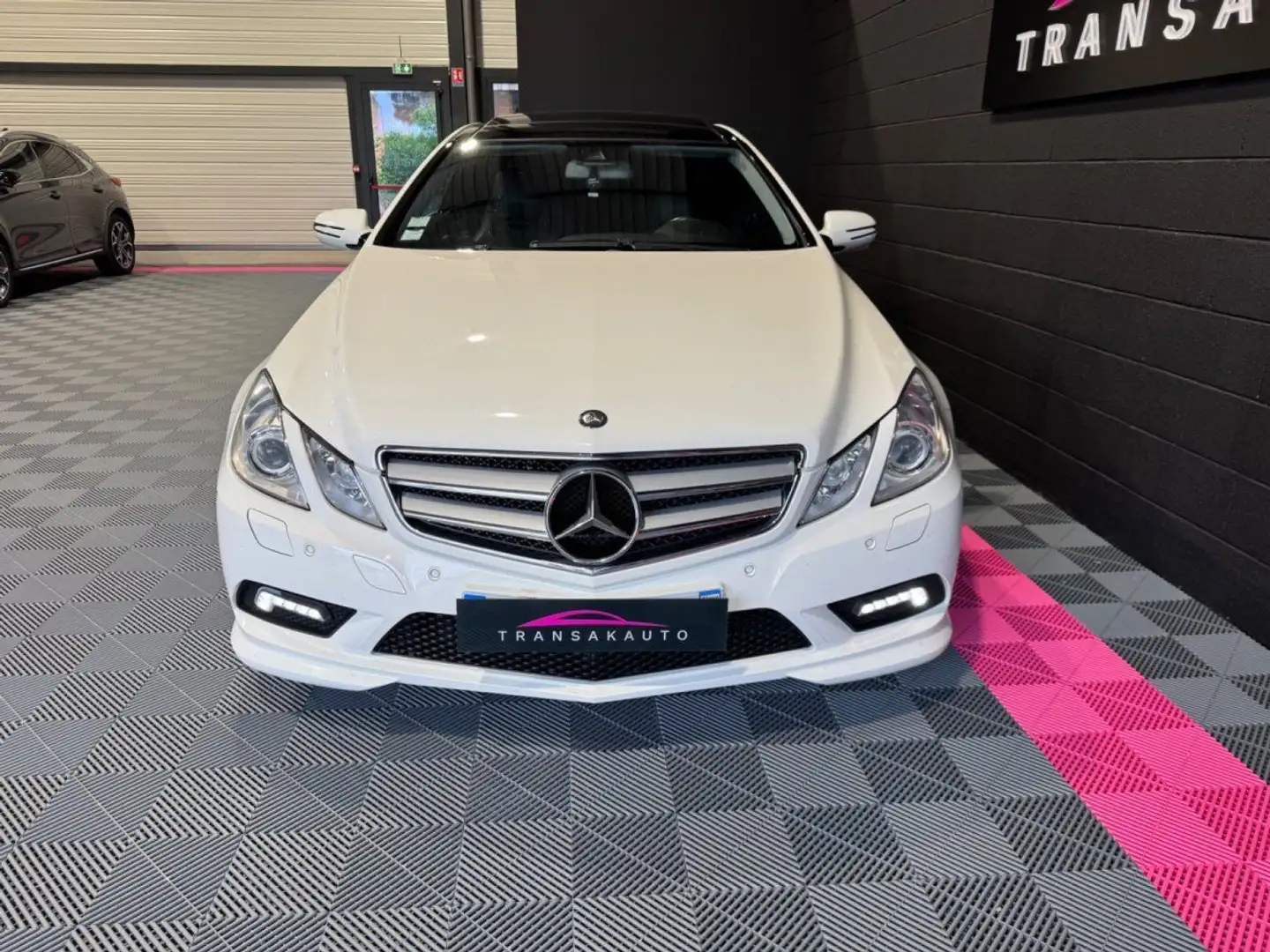 Mercedes-Benz E 350 COUPE V6 350 CDI BlueEfficiency Executive AMG Blanco - 2