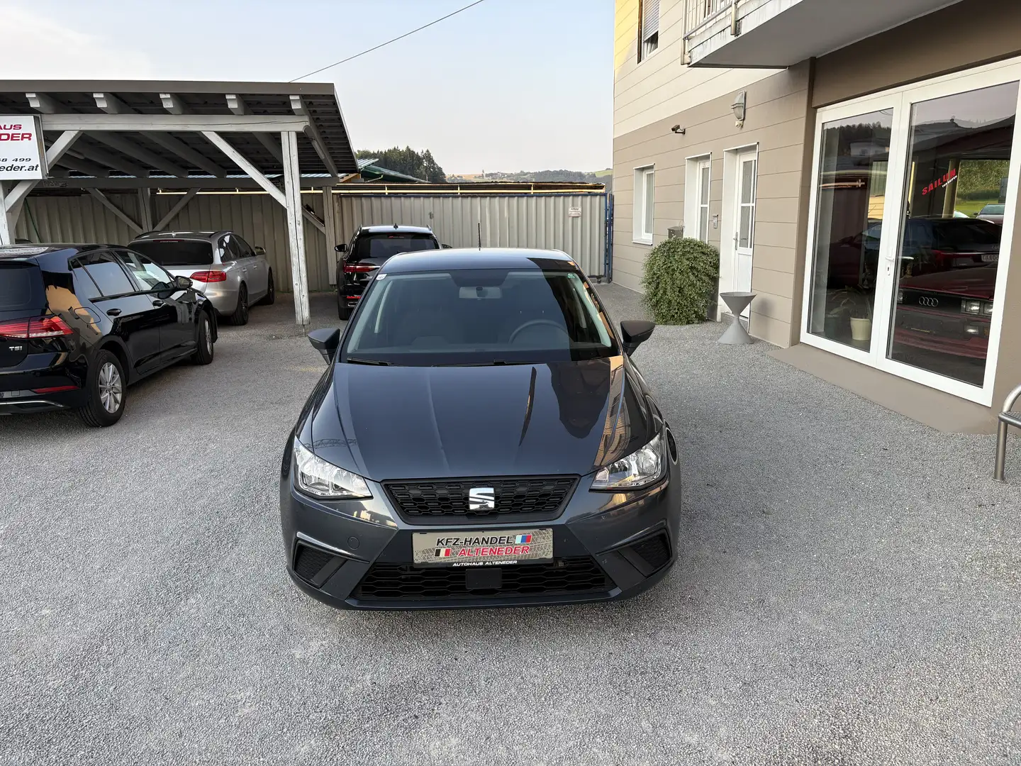SEAT Ibiza 1,0 Reference *1.BESITZ*CARPLAY*BT*PDC*MFL* Grau - 2