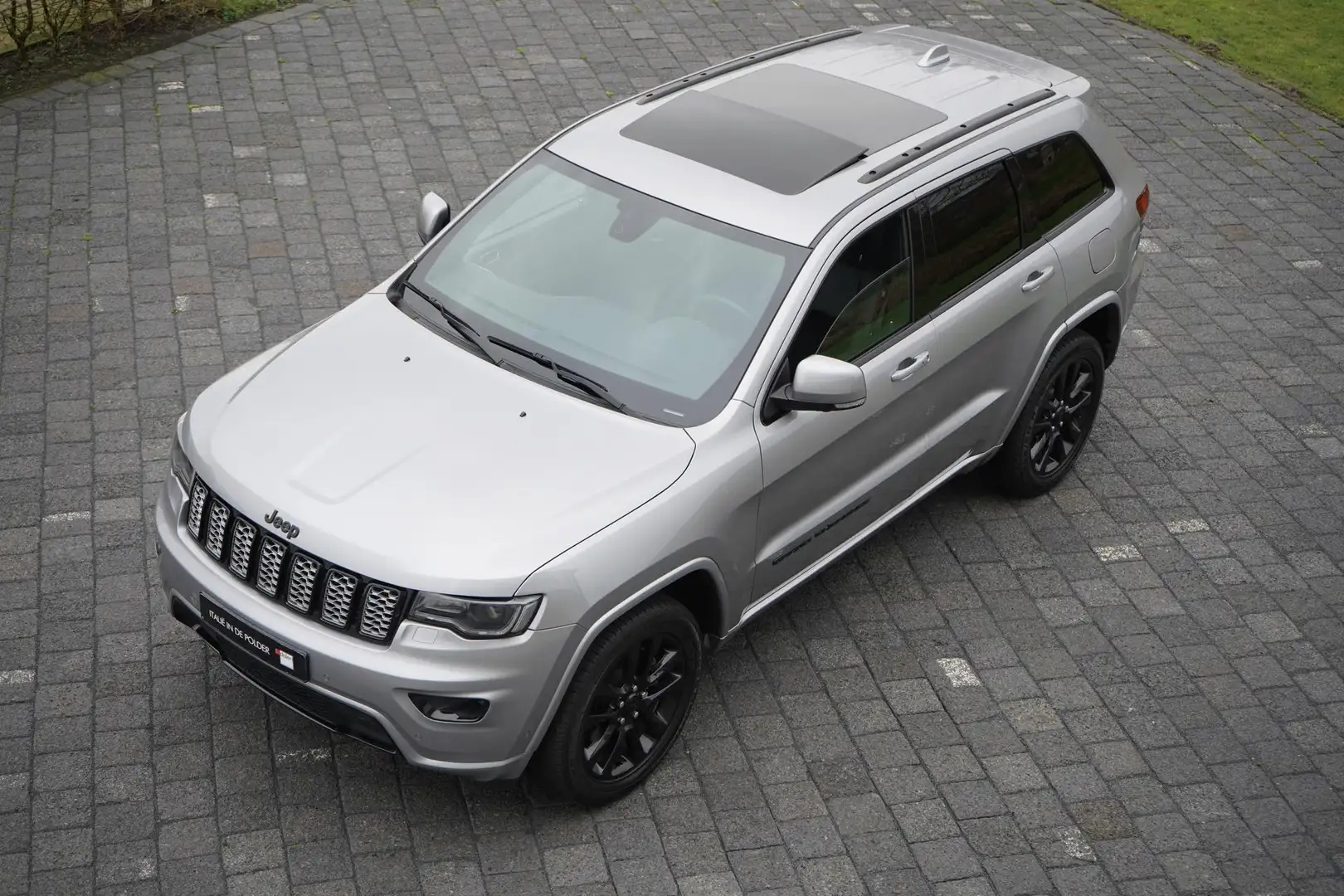 Jeep Grand Cherokee 3.0 CRD Night Eagle VAN GRIJS KENTEKEN Grigio - 1