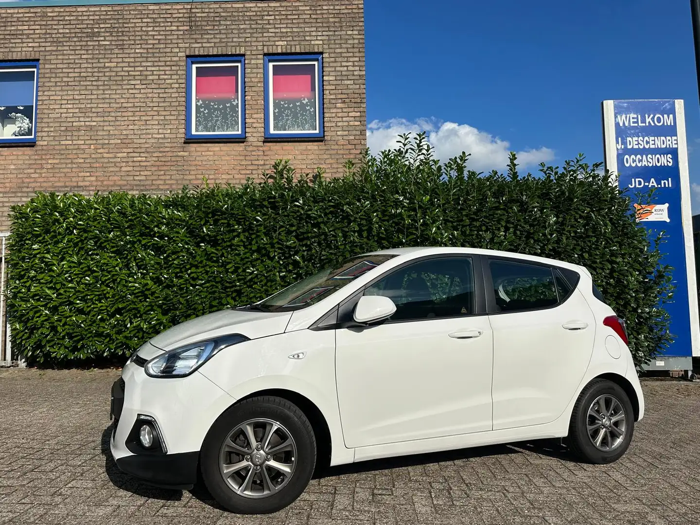 Hyundai i10 1.0i i-Motion Comfort Airco, Stoelverw, Cruise C, Blanc - 1